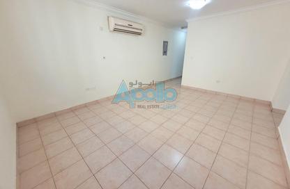 Apartment - 3 Bedrooms - 2 Bathrooms for rent in Al Sadd Road - Al Sadd - Doha