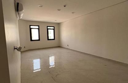 Apartment - 3 Bedrooms - 2 Bathrooms for rent in Bin Omran 35 - Fereej Bin Omran - Doha
