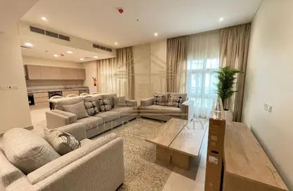 شقة - 3 غرف نوم - 4 حمامات للايجار في حدائق جاردينو - فيلات جاردينو - جزيرة اللؤلؤة - الدوحة