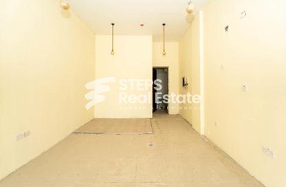 Shop - Studio - 1 Bathroom for rent in Umm Salal Mahammad - Umm Salal City - Doha