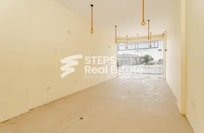 Shop - Studio - 1 Bathroom for rent in Umm Salal Mahammad - Umm Salal City - Doha