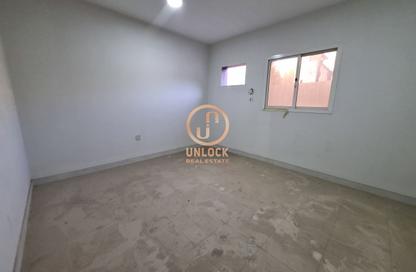Staff Accommodation - Studio - 7+ Bathrooms for rent in Industrial Area 5 - Industrial Area - Industrial Area - Doha