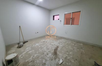 Staff Accommodation - Studio - 7+ Bathrooms for rent in Industrial Area 5 - Industrial Area - Industrial Area - Doha