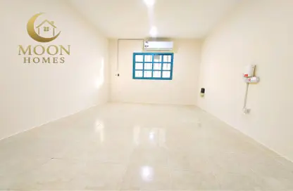 Apartment - 2 Bedrooms - 2 Bathrooms for rent in Umm Ghwailina Comm - Umm Ghuwalina - Umm Ghuwailina - Doha