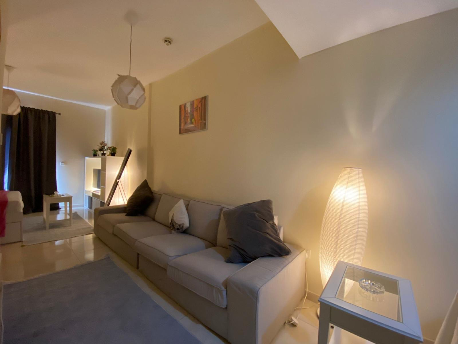 LAVISH STUDIO FULLY FURNISHED IN FOXHILLS thumbnail 2