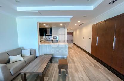Apartment - Studio - 1 Bathroom for rent in Viva West - Viva Bahriyah - The Pearl Island - Doha