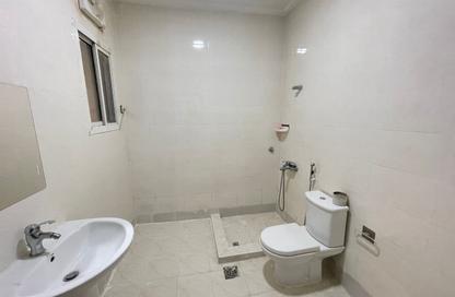 Apartment - 2 Bedrooms - 1 Bathroom for rent in Fereej Bin Mahmoud South - Fereej Bin Mahmoud - Doha