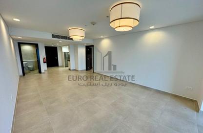 Apartment - 1 - 2 for sale in Viva West - Viva Bahriyah - The Pearl Island - Doha