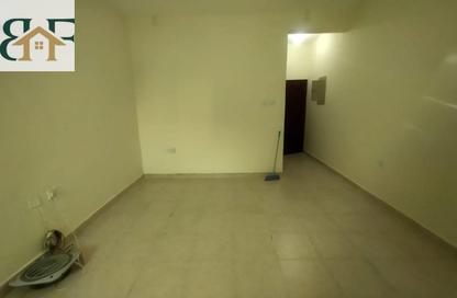 Apartment - 2 Bedrooms - 2 Bathrooms for rent in Al Mansoura - Al Mansoura - Doha