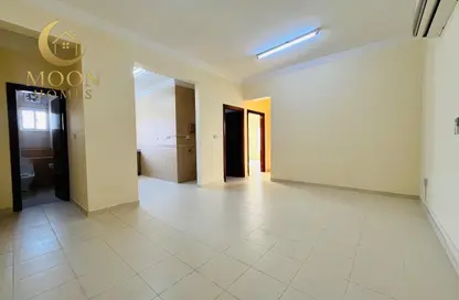 Apartment - 2 Bedrooms - 2 Bathrooms for rent in Salaja Street - Doha Al Jadeed - Doha