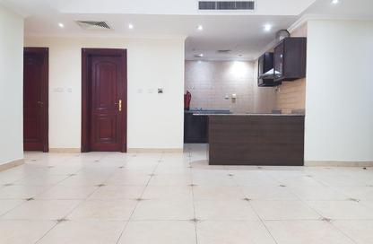 Apartment - 2 Bedrooms - 2 Bathrooms for rent in Al Nasr Street - Al Nasr - Doha
