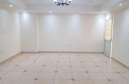Apartment - 2 Bedrooms - 2 Bathrooms for rent in Al Nasr Street - Al Nasr - Doha