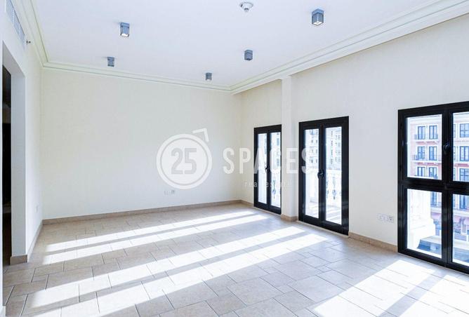 61225386 - Property Main Image
