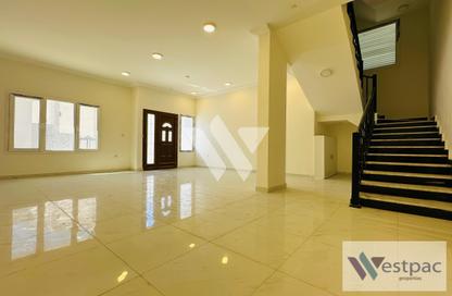 فيلا - 7 غرف نوم - 8 حمامات للايجار في شارع المرخية - المرخية - الدوحة