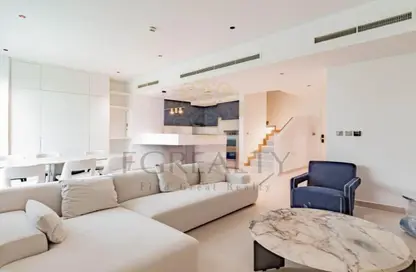 Apartment - 5 Bedrooms - 5 Bathrooms for sale in Lusail City - Lusail