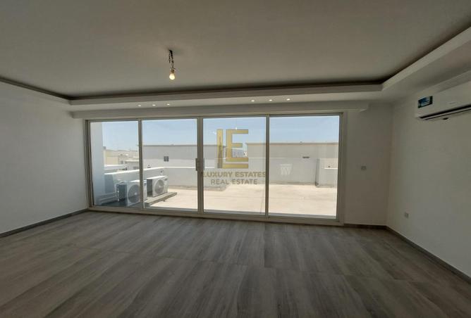 1028496 - Property Image 3