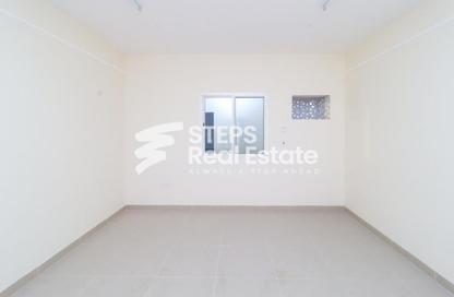 سكن عمال - استوديو - 8 حمامات للايجار في المنطقة الصناعية 4 - المنطقة الصناعية - المنطقة الصناعية - الدوحة