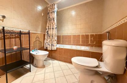 Apartment - 4 Bedrooms - 5 Bathrooms for rent in East Porto Drive - Porto Arabia - The Pearl Island - Doha