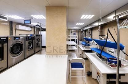 Shop - Studio - 1 Bathroom for rent in West Bay Tower - West Bay - West Bay - Doha