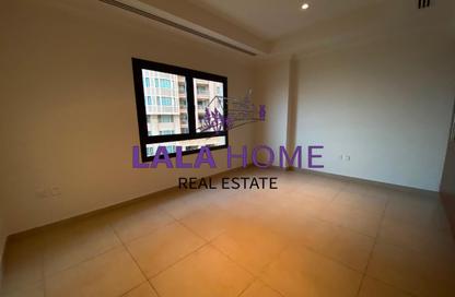 Apartment - 2 Bedrooms - 3 Bathrooms for rent in West Porto Drive - Porto Arabia - The Pearl Island - Doha