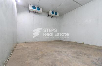 Warehouse - Studio - 1 for rent in Industrial Area 4 - Industrial Area - Industrial Area - Doha
