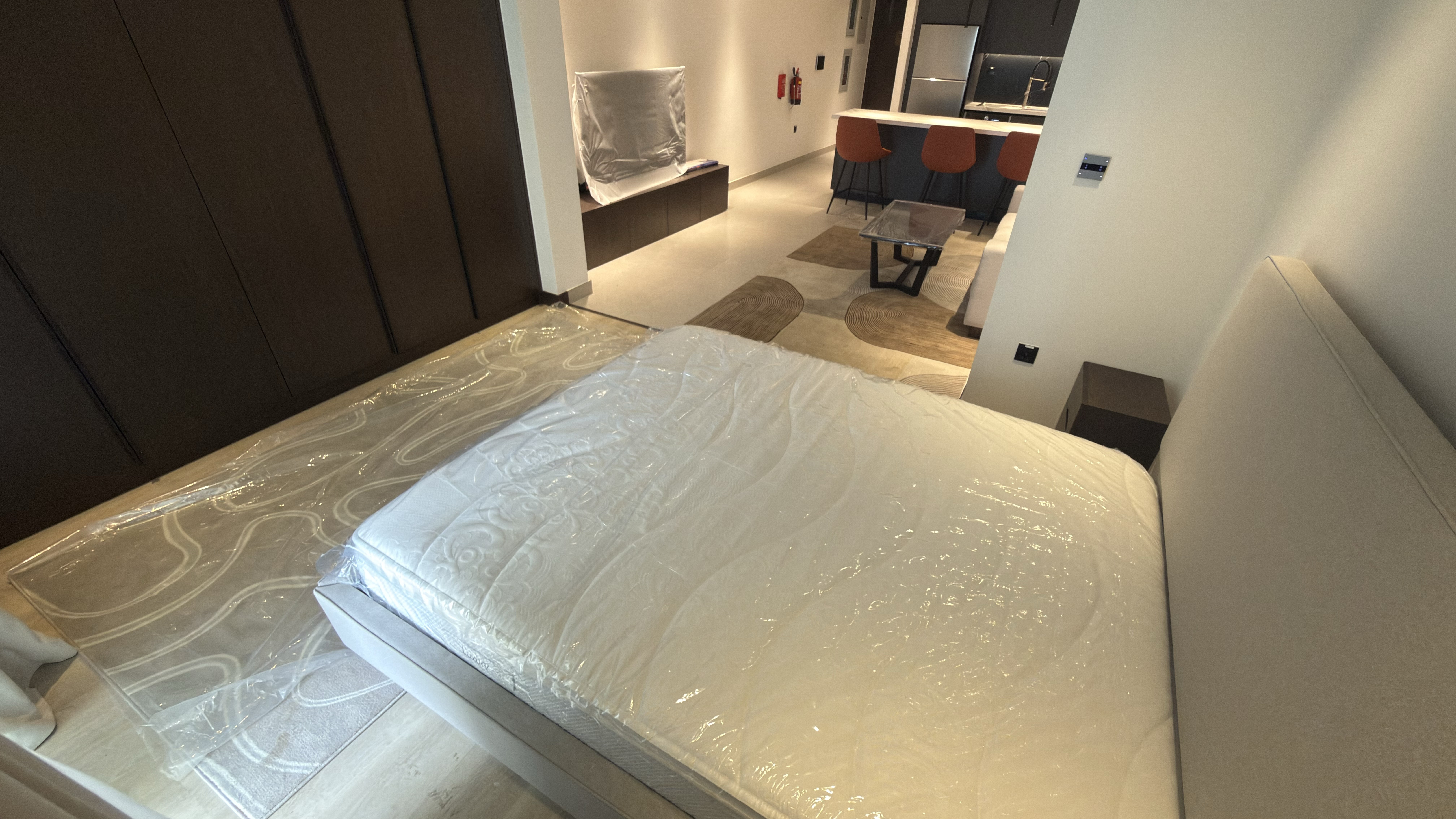 READY TO MOVE IN LUXURIOUS BEACH FRONT LIVING !!! thumbnail 5