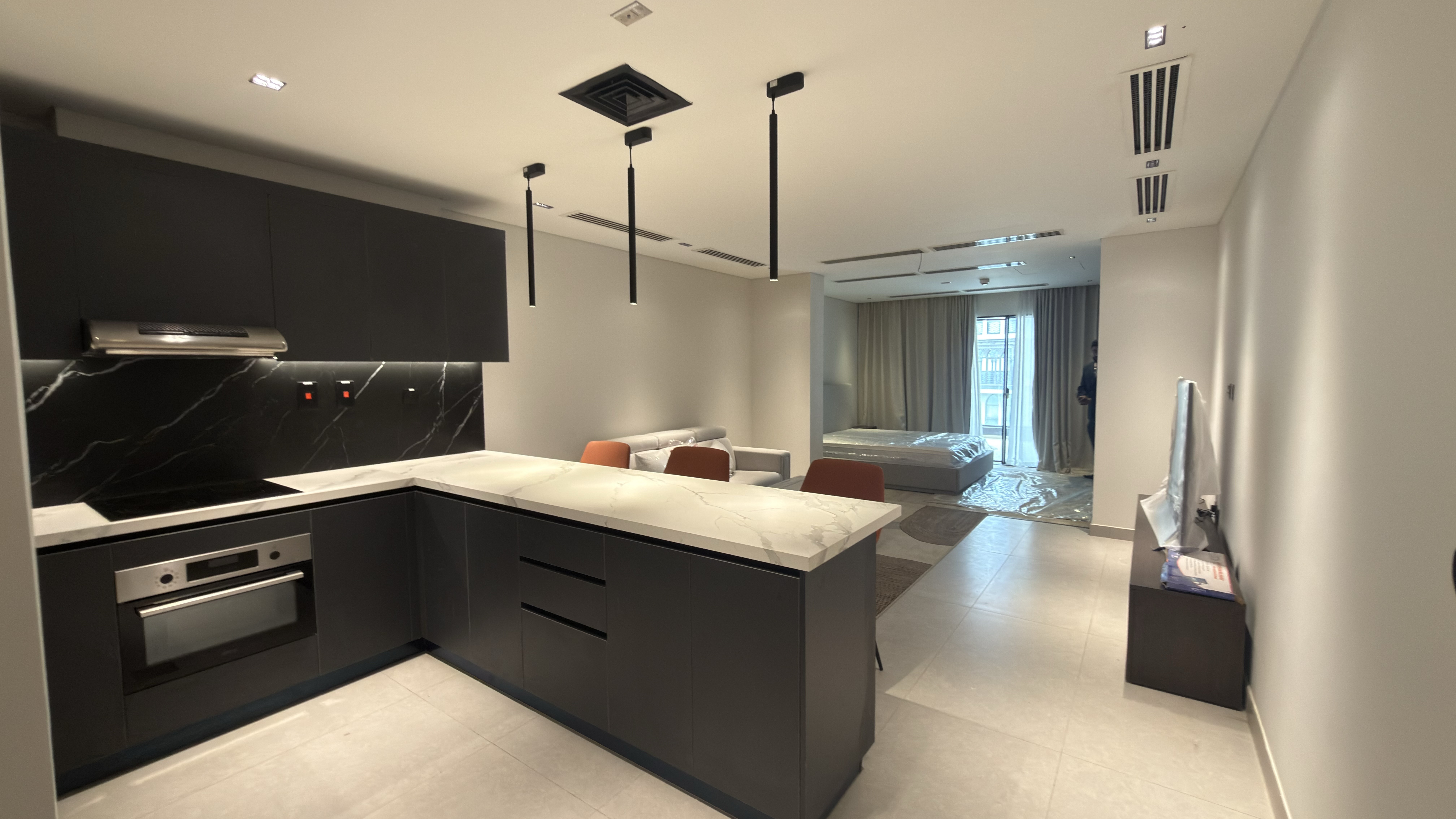 READY TO MOVE IN LUXURIOUS BEACH FRONT LIVING !!! thumbnail 6