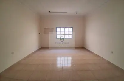 Apartment - 3 Bedrooms - 2 Bathrooms for rent in Al Mansoura - Al Mansoura - Doha