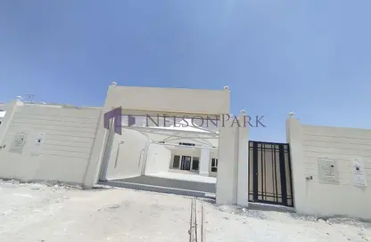 Villa - 6 Bedrooms - 6 Bathrooms for rent in Ain Khaled Villas - Ain Khaled - Doha