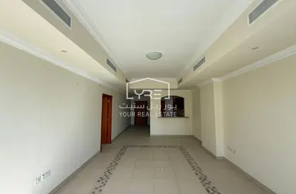 Apartment - 1 Bedroom - 2 Bathrooms for rent in West Porto Drive - Porto Arabia - The Pearl Island - Doha