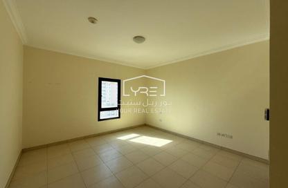 Apartment - 1 Bedroom - 2 Bathrooms for rent in West Porto Drive - Porto Arabia - The Pearl Island - Doha