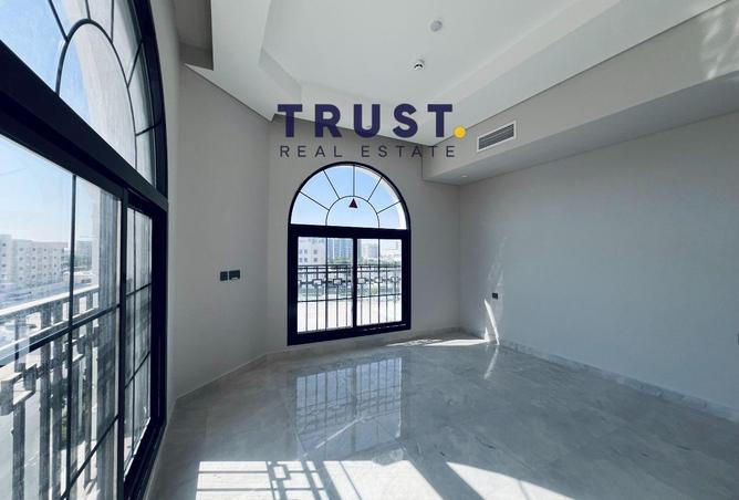 983801 - Property Image 2