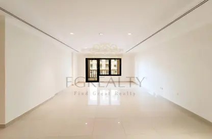 Apartment - 1 Bedroom - 2 Bathrooms for rent in Tower 16 - Porto Arabia - The Pearl Island - Doha