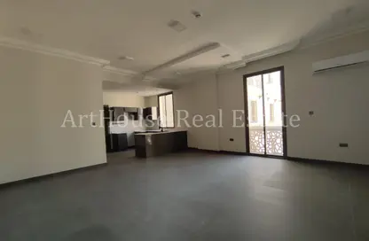 Apartment - 1 Bedroom - 2 Bathrooms for rent in Bin Omran - Fereej Bin Omran - Doha