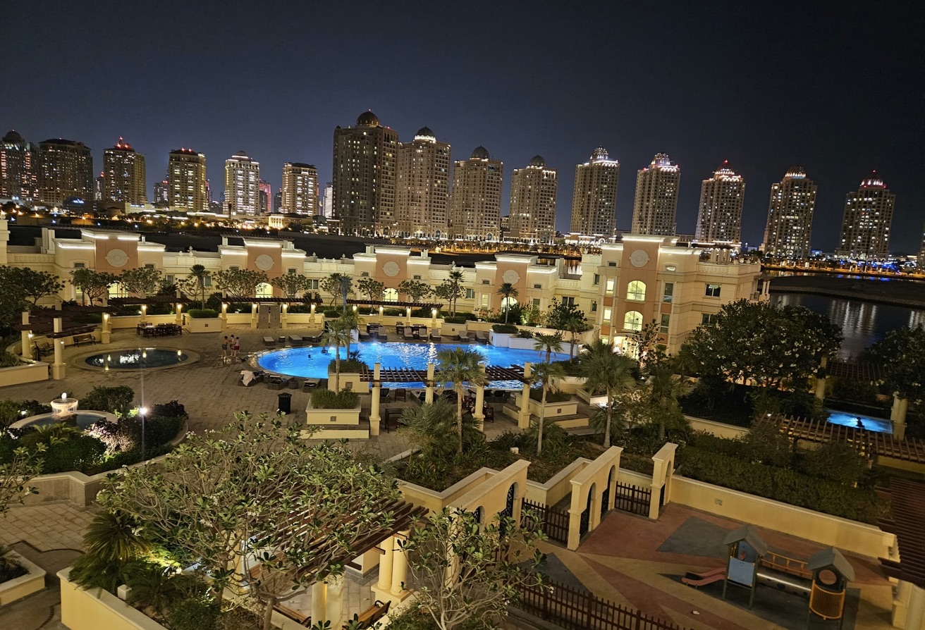 2 Bedroom Fully Furnished Pool View thumbnail 6