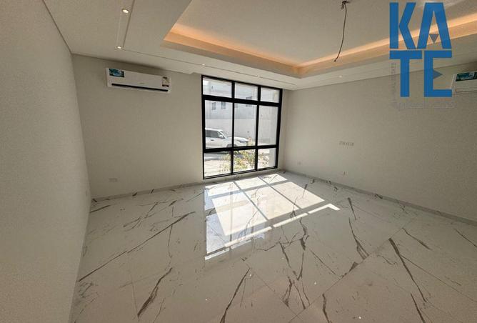 1008050 - Property Image 3