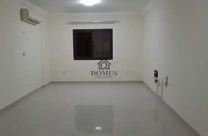 Apartment - 2 Bedrooms - 2 Bathrooms for rent in Al Nasr Street - Al Nasr - Doha