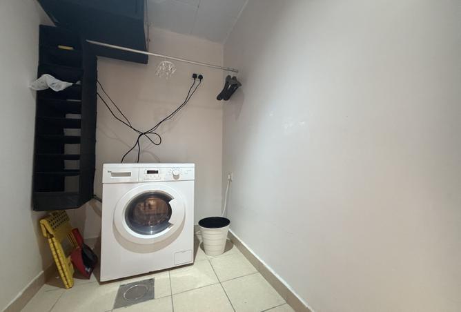 982585 - Property Image 3