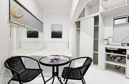 Apartment - Studio - 1 Bathroom for rent in Umm Ghuwailina 4 - Umm Ghuwailina - Doha
