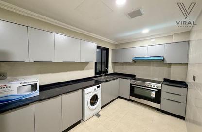Apartment - 2 Bedrooms - 3 Bathrooms for rent in West Walk - Al Waab - Doha