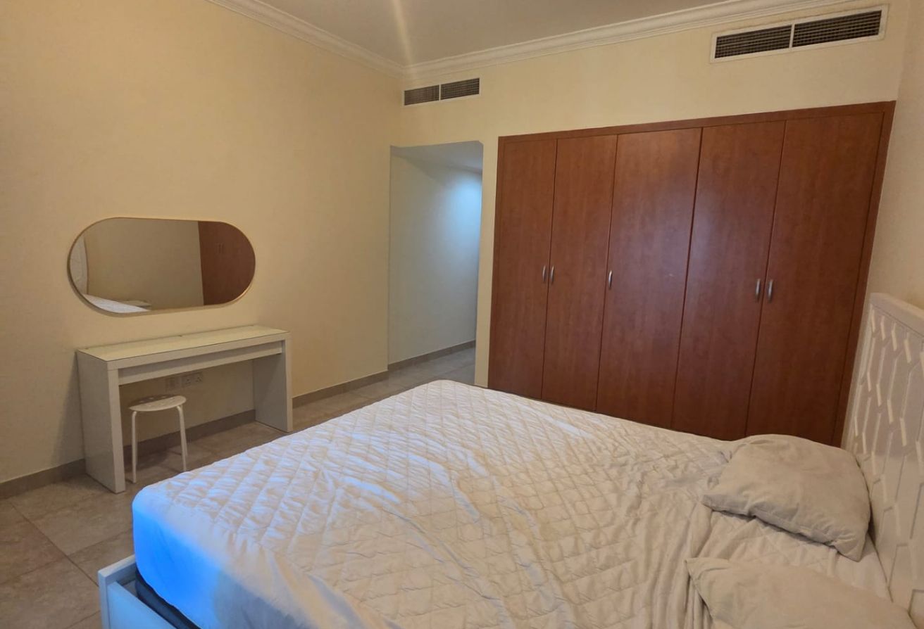 BIGGEST SIZE 1BEDROOM FULLY FURNISHED WITH BALCONY thumbnail 8