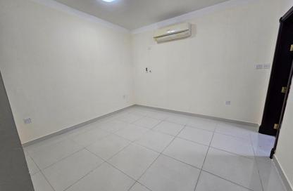 Apartment - 1 Bedroom - 2 Bathrooms for rent in Musheireb - Musheireb - Doha