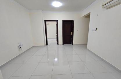 Apartment - 1 Bedroom - 2 Bathrooms for rent in Musheireb - Musheireb - Doha
