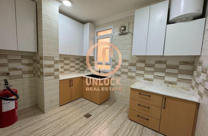 Apartment - 3 Bedrooms - 2 Bathrooms for rent in Umm Ghwailina Comm - Umm Ghuwalina - Umm Ghuwailina - Doha