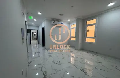 شقة - 3 غرف نوم - 2 حمامات للايجار في ام غوالينا تجارية - ام غويلينا - أم غويلينا - الدوحة