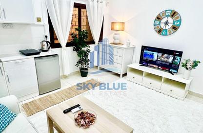 Apartment - Studio - 1 Bathroom for rent in Onaiza Street - Diplomatic Area - Doha