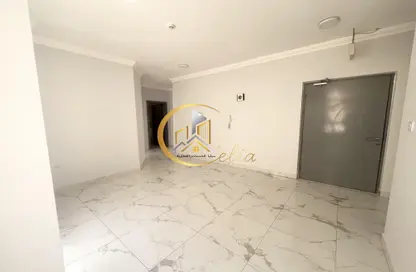 Apartment - 3 Bedrooms - 2 Bathrooms for rent in Umm Ghwailina Comm - Umm Ghuwalina - Umm Ghuwailina - Doha