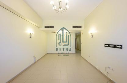 Apartment - 2 Bedrooms - 2 Bathrooms for rent in Barwa Commercial Avenue - Umm Al Seneem - Doha