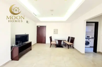 شقة - غرفة نوم - 1 حمام للايجار في ام غوالينا تجارية - ام غويلينا - أم غويلينا - الدوحة