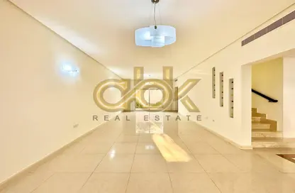 فيلا - 4 غرف نوم - 6 حمامات للايجار في شارع الوعب - الوعب - الدوحة